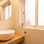 Luxurious & Spacious 4br Next To Cathedral Διαμέρισμα *