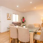 Διαμέρισμα Luxurious & Spacious 4br Next To Cathedral