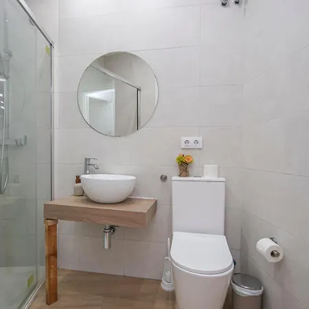 Luxurious & Spacious 4br Next To Cathedral