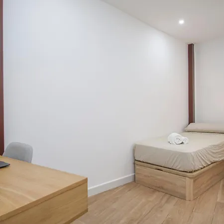 아파트 Luxurious & Spacious 4br Next To Cathedral