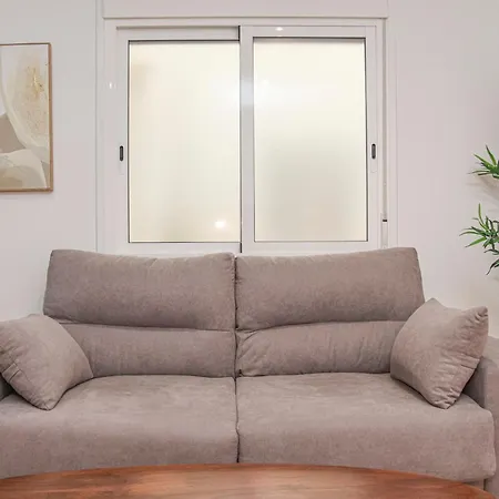 Luxurious & Spacious 4br Next To Cathedral 아파트 *