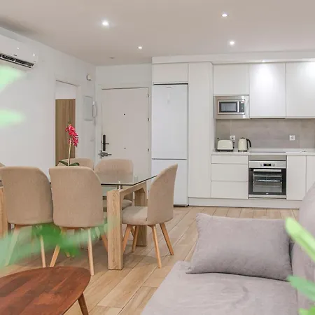 Luxurious & Spacious 4br Next To Cathedral 아파트
