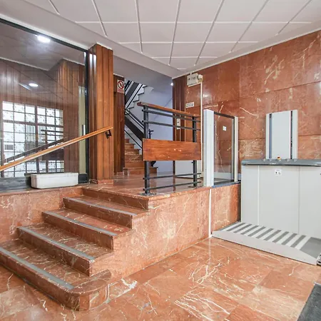 Luxurious & Spacious 4br Next To Cathedral 아파트 *