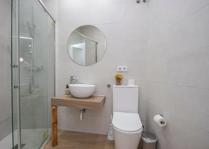 Luxurious & Spacious 4br Next To Cathedral