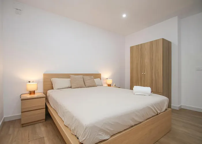 Apartment Luxurious & Spacious 4br Next To Cathedral *