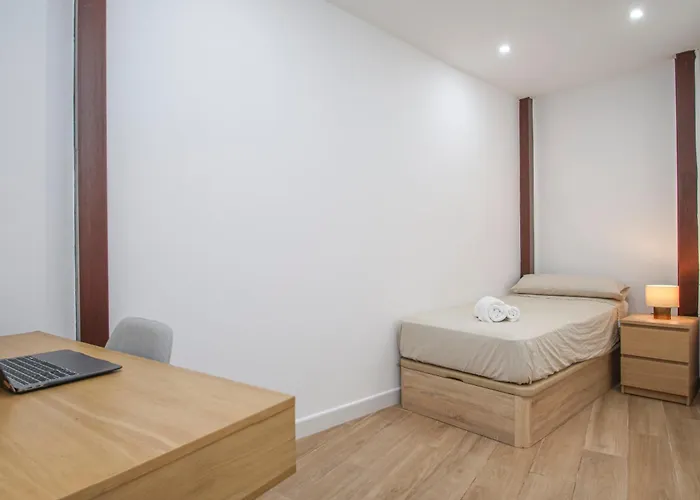 Apartment Luxurious & Spacious 4br Next To Cathedral