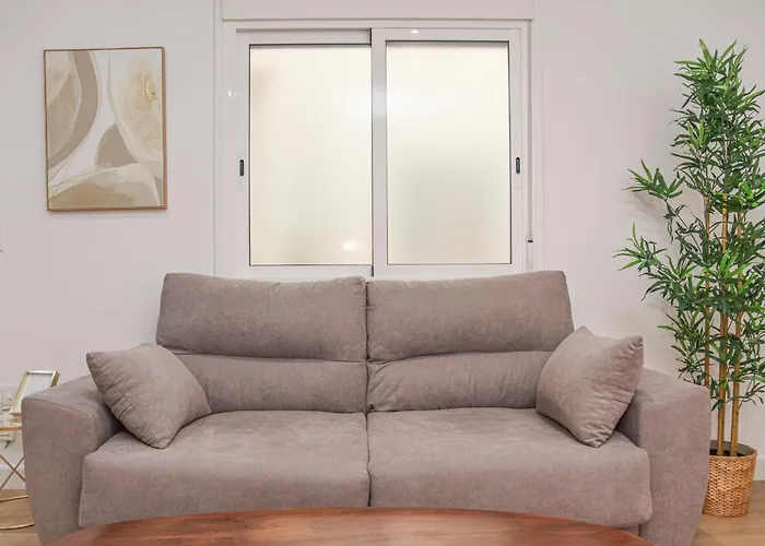 Luxurious & Spacious 4br Next To Cathedral Apartment *