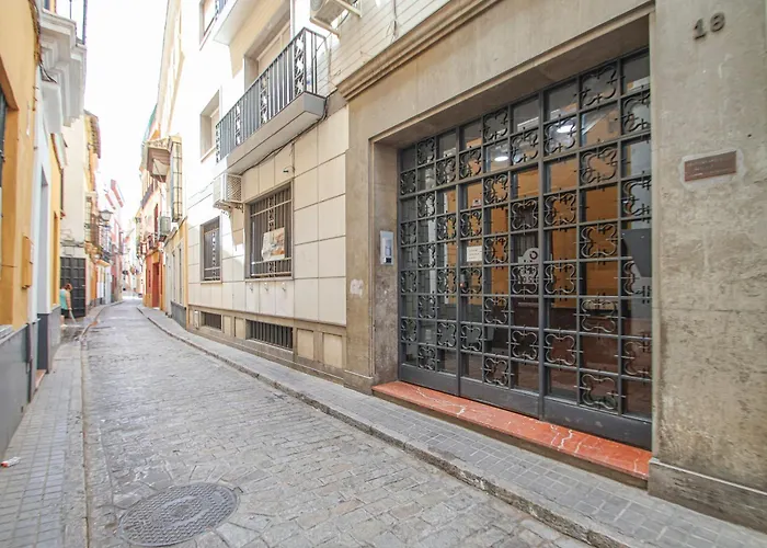 Luxurious & Spacious 4br Next To Cathedral