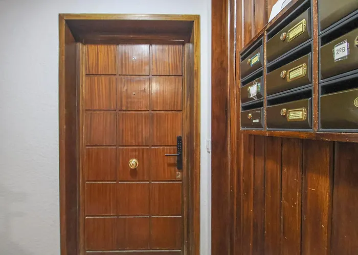 Apartment Luxurious & Spacious 4br Next To Cathedral